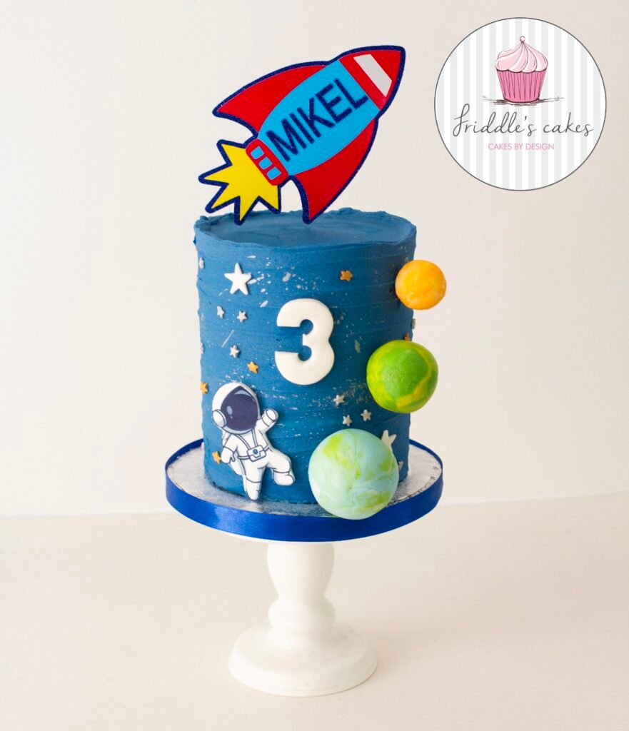 rocket mini cake - Friddle's Cakes